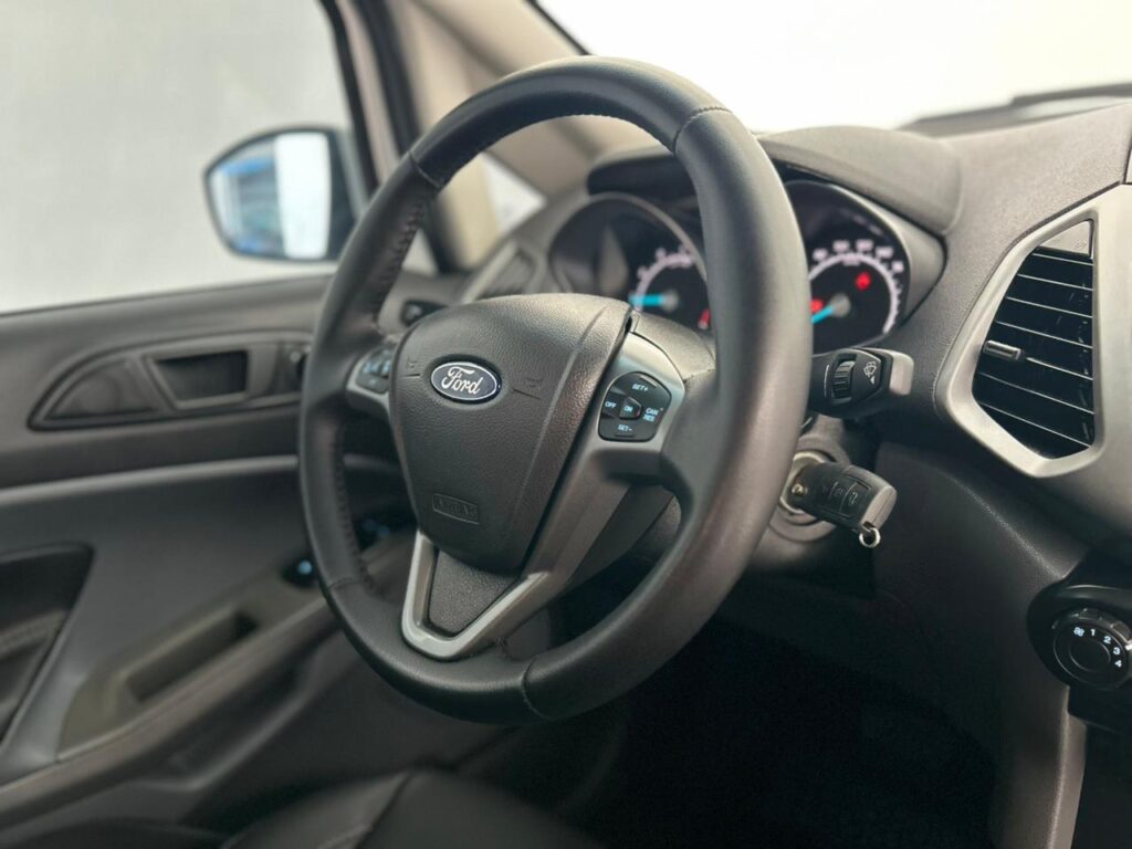 WhatsApp Image 2025-12-01 at 15.20.03 (1)