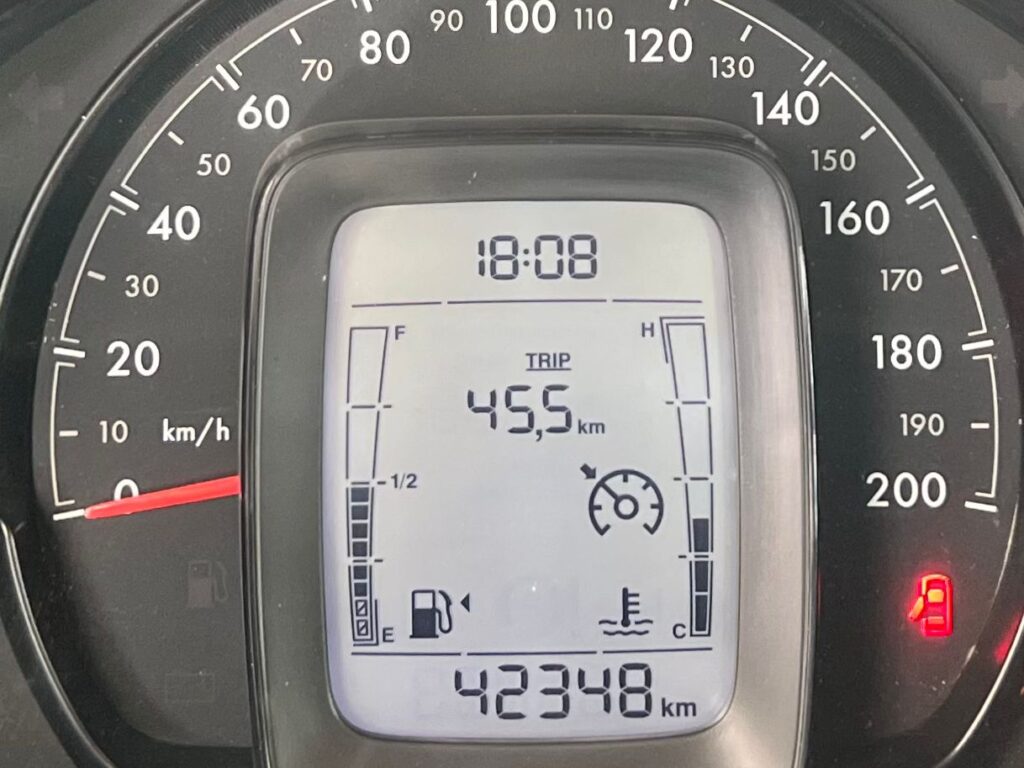 WhatsApp Image 2025-12-17 at 13.04.11