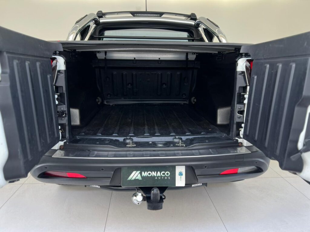 WhatsApp Image 2025-12-17 at 16.08.02