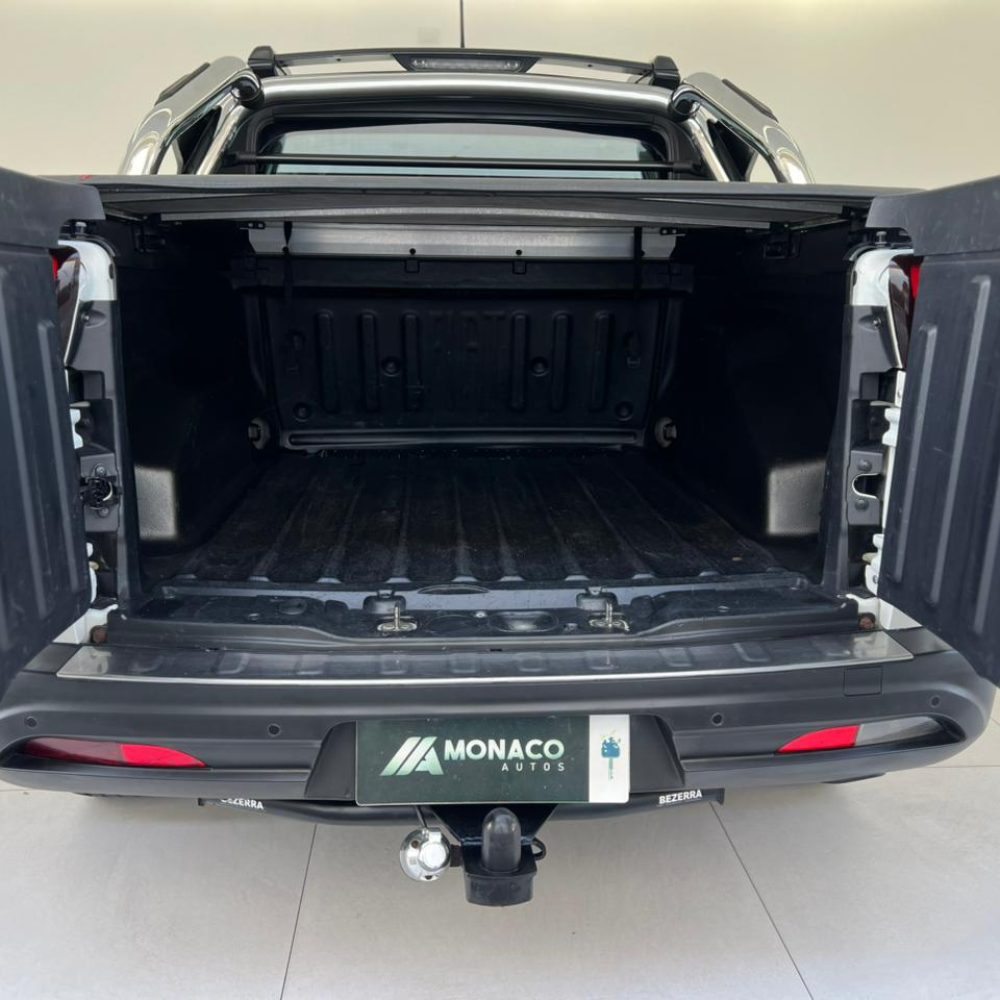 WhatsApp Image 2025-12-17 at 16.08.02