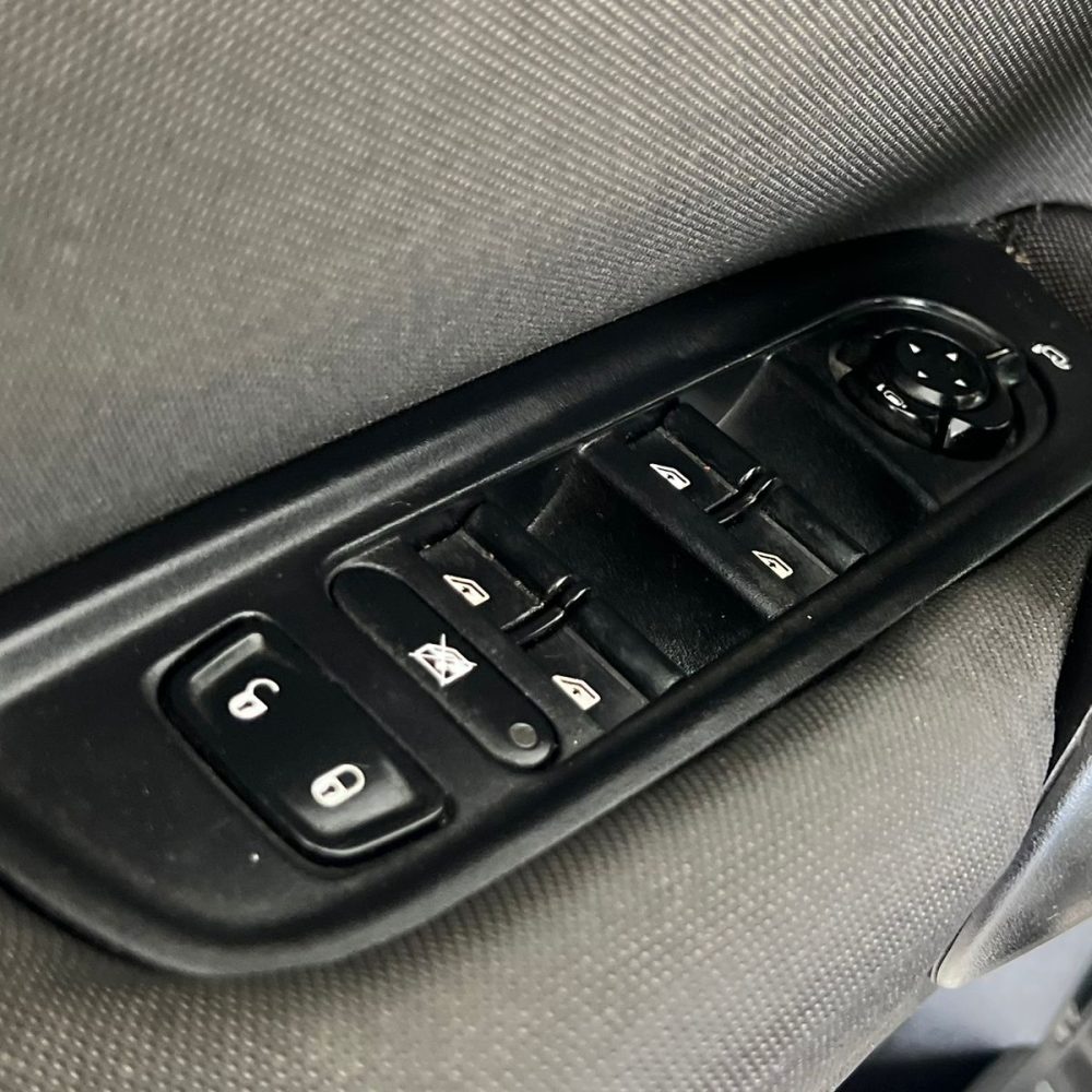 WhatsApp Image 2025-12-17 at 16.08.04 (1)